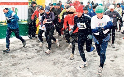 Biegaczom dał się mocno we znaki  padający śnieg