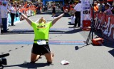 Jarosławiec: Zobaczcie jak finiszują biegacze! Niesamowite gesty! Bieg po Plaży 2016 [ZDJĘCIA]