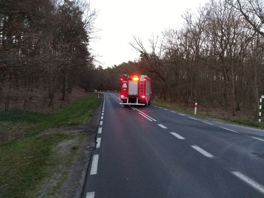 Kierowca stracił panowanie nad pojazdem i dachował