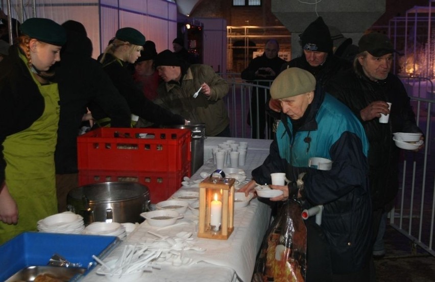Gdańsk: Wigilia dla bezdomnych, ubogich i samotnych w Zbrojowni [ZDJĘCIA]