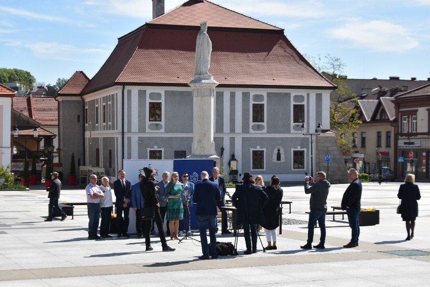 Działacze PiS zachęcali w Bochni do poparcia projektu ustawy...