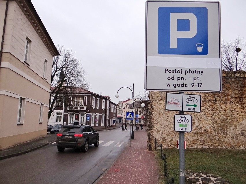 Parkowanie w Wieluniu. Za postój będziemy płacić tylko do godz. 14! Ma to być zachętą do robienia zakupów w centrum miasta