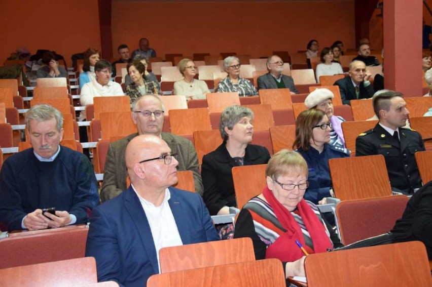 Profesor Piotr Przybyłowski poprowadził ciekawy wykład o kardiochirurgii w rodzinnym Wągrowcu [FOT. + film]