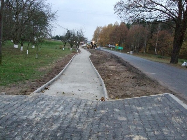 Powiat Nowotomyski zlecił opracowanie dokumentacji na budowę ścieżki rowerowej, na odcinku Zbąszyń – Chrośnica. Będzie to kontynuacja budowy ścieżki przy drodze wojewódzkiej Zbąszyń - Chrośnica