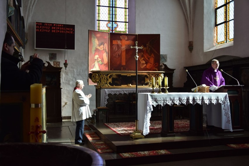 Transmisje mszy świętej w Pruszczu, Straszynie i Pszczółkach w niedzielę