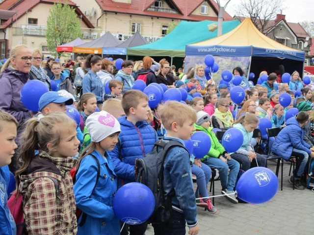 Marsz  pod hasłem "Andrychów  Zaświeci na Niebiesko"