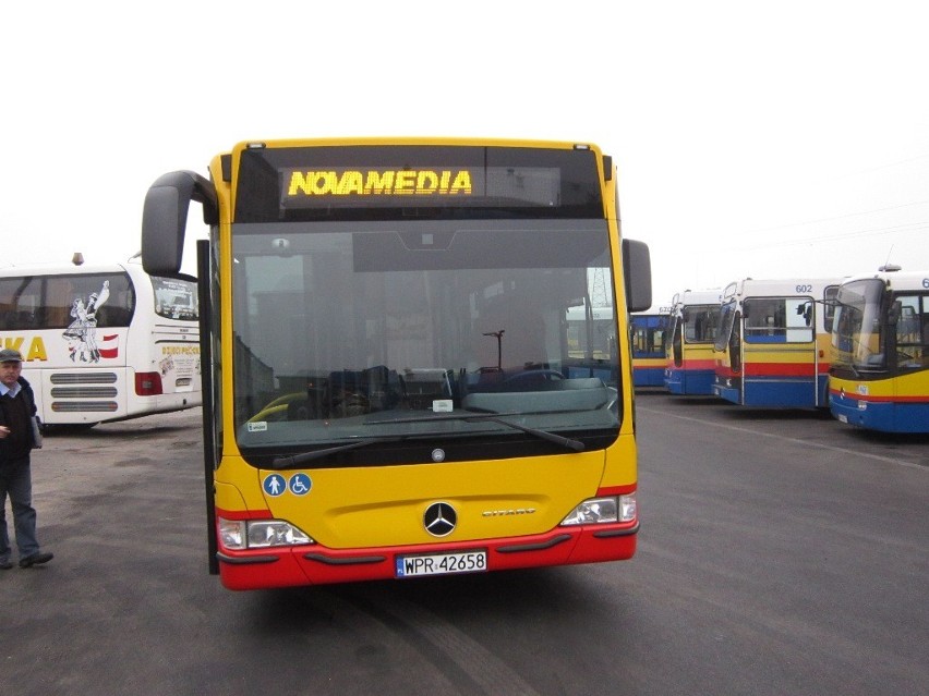 Autobus wyposażony jest w silnik o pojemności 11976 cm3....
