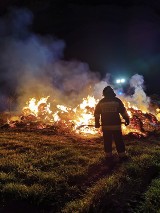 Pracowita noc strażaków. Kolejny pożar słomy w Gaju [ZDJĘCIA]