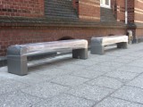 Gniezno: nowe ławki, stojaki i siedziska na ulicach miasta