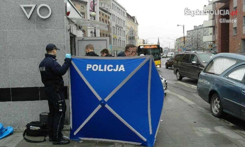 Gliwice: Zwłoki mężczyzny w toalecie miejskiej przy ul. Jana Pawła II