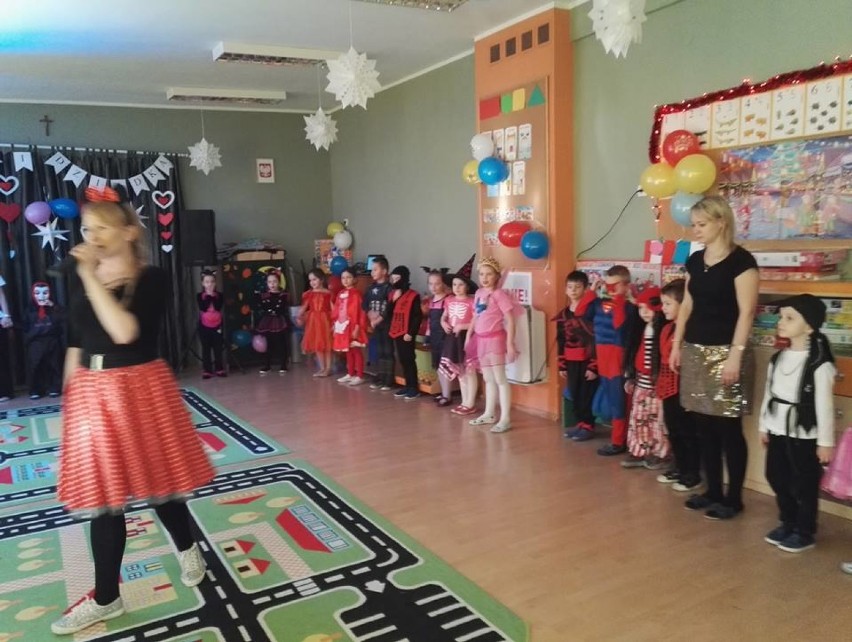 Bal karnawałowy w przedszkolu w Karsznicach [zdjęcia i wideo]