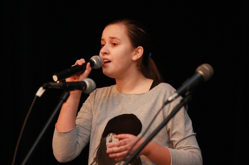 Syców: Młodzi artyści koncertowali na rzecz trzyletniej Julii Puchały