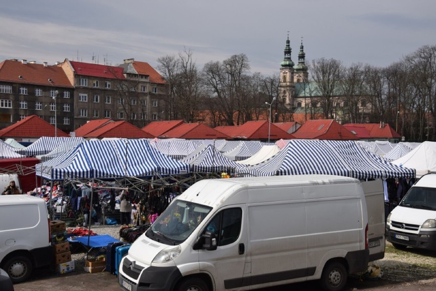 Z końcem  miesiąca  tzw. targowisko bułgarskie zmieni swoją...