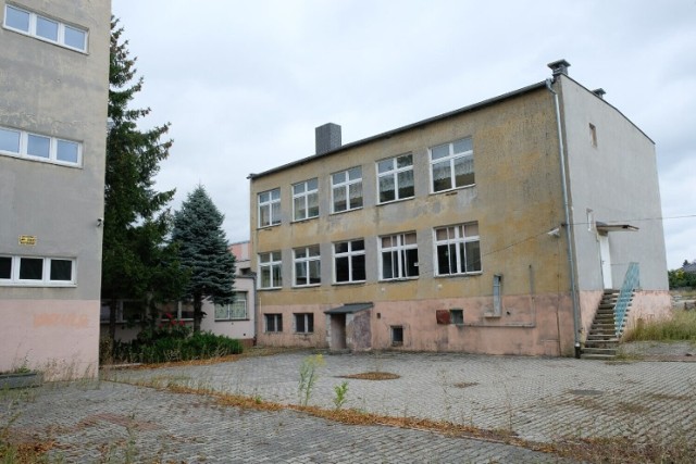 Nowym miejscem zbiórki będzie budynek dawnej szkoły przy ulicy Staszica w Żarach