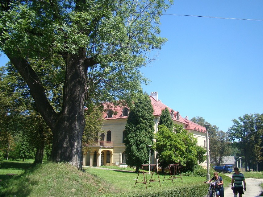 Budynek niszczeje, a przez kilka lat inwestowano w remont