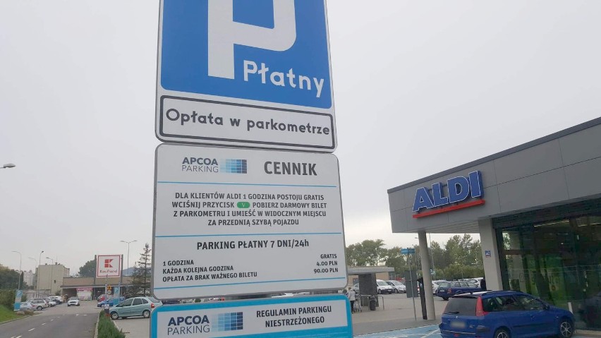 Wałbrzych: Kolejny market wprowadził bilety parkingowe (ZDJĘCIA)