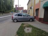 Mistrzowie parkowania z Oleśnicy i okolic znów w akcji. Oto najbardziej kuriozalne pomysły kierowców