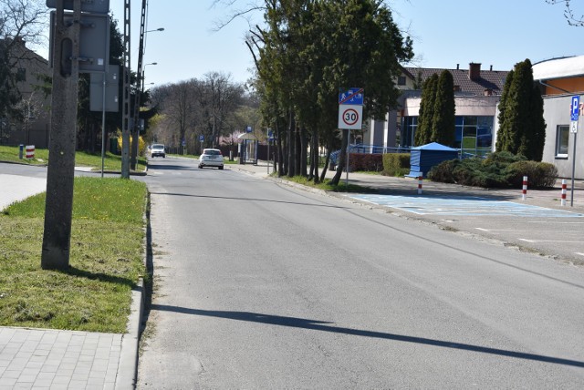 Policjanci z drogówki ostatnio zatrzymali pięciu kierowcom prawo jazdy za szaleńczą jazdę ulicą Piłsudskiego. Czy odbywają się tu nielegalne rajdy?