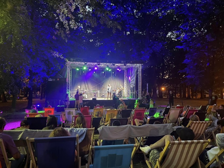 Koncertowe wakacje w parku Żwirki i Wigury w Wieluniu. Za nami pierwszy muzyczny weekend. Kolejne plenerowe koncerty 15 i 16 lipca  FOTO