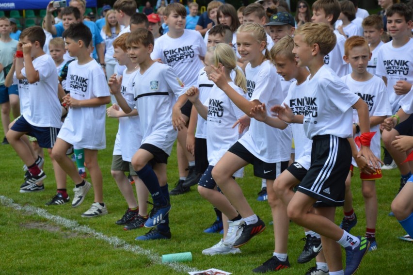 Piknik z Mistrzami Sportu w Zduńskiej Woli. Przyjechał...