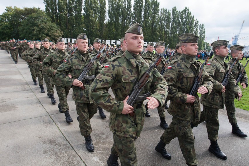 700 podchorążych złożyło przysięgę na Westerplatte [ZDJĘCIA, WIDEO]