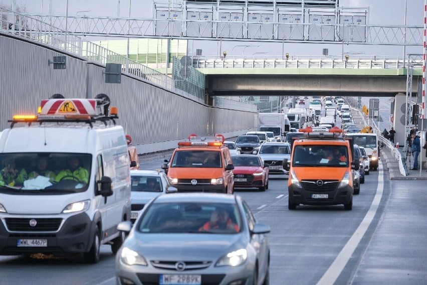 Tunelem POW przejechało już ponad 5,3 miliona pojazdów....