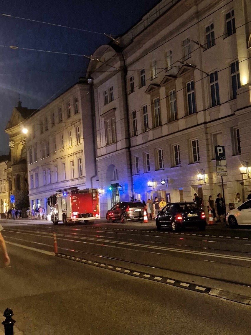 Nocna akcja straży pożarnej na ulicy Stradomskiej w Krakowie