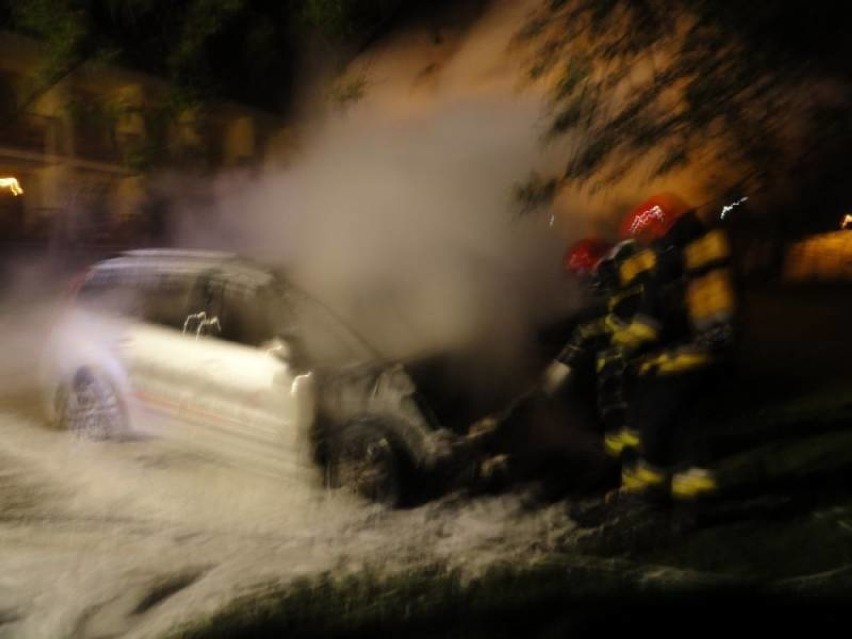 Nowy Sącz: pożar samochodu na parkingu hotelu