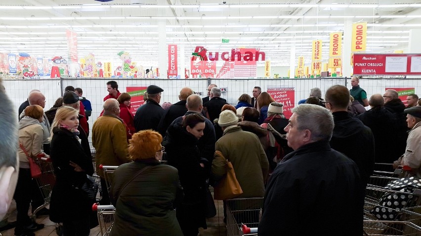 Otwarcie sklepu Auchan przy Jana Pawła II w Łodzi [ZDJĘCIA+FILM]