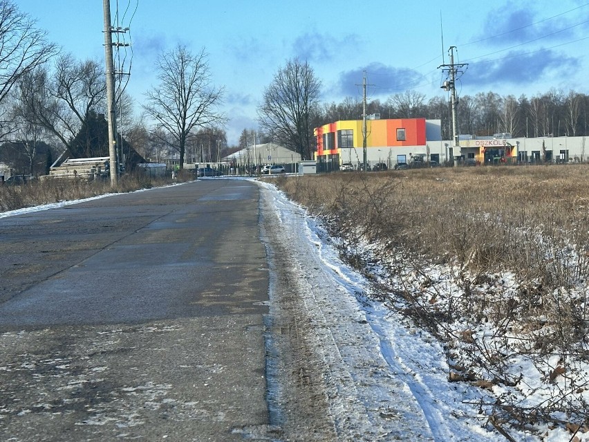 Droga dojazdowa do nowego przedszkola w Glinnie z ograniczeniem 90km/h. "Ręce opadają" - podsumowuje jeden z radnych