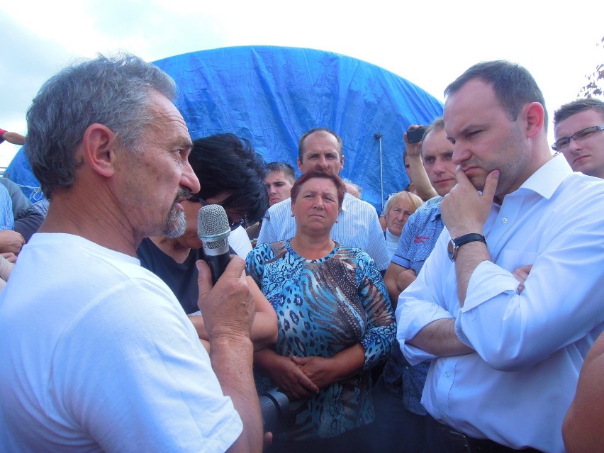 W sobotnie popołudnie do protestujących w Żurawlowie...