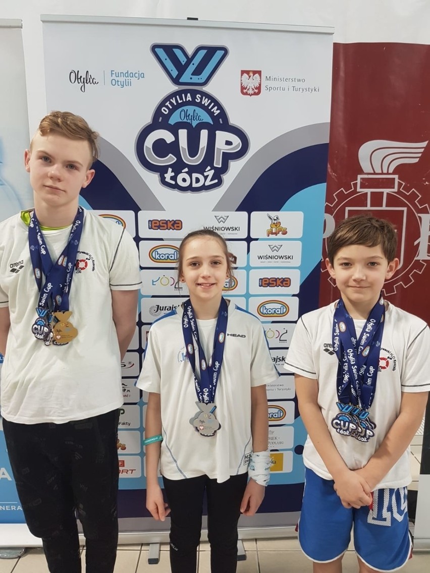 Młodzi pływacy z Koszalina wrócili z Łodzi z medalami