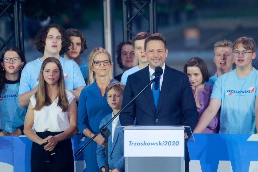 Oficjalne wyniki wyborów prezydenckich 2020. PKW: Wygrał Andrzej Duda, zdobył 51,03 proc. głosów. Rafał Trzaskowski otrzymał 48,97 proc.