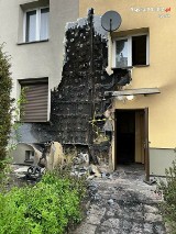Pożar w Rybniku-Boguszowicach. W ogniu stanął motocykl i elewacja bloku mieszkalnego