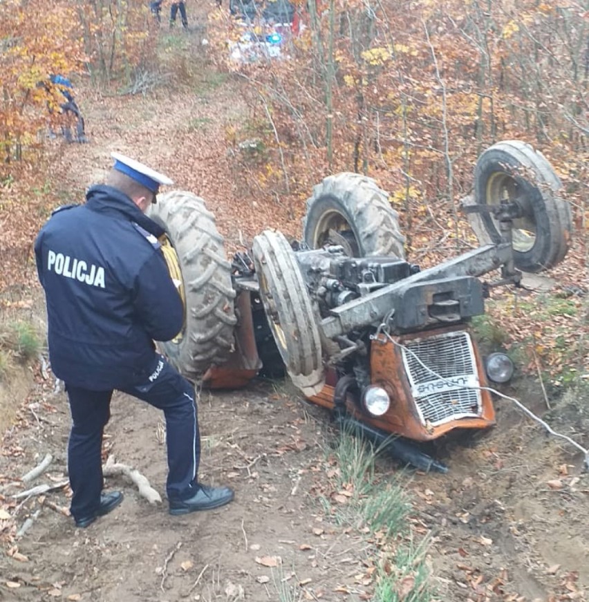 Śmiertelny wypadek w gminie Przywidz. W Klonowie Dolnym ciągnik przygniótł meżczyznę