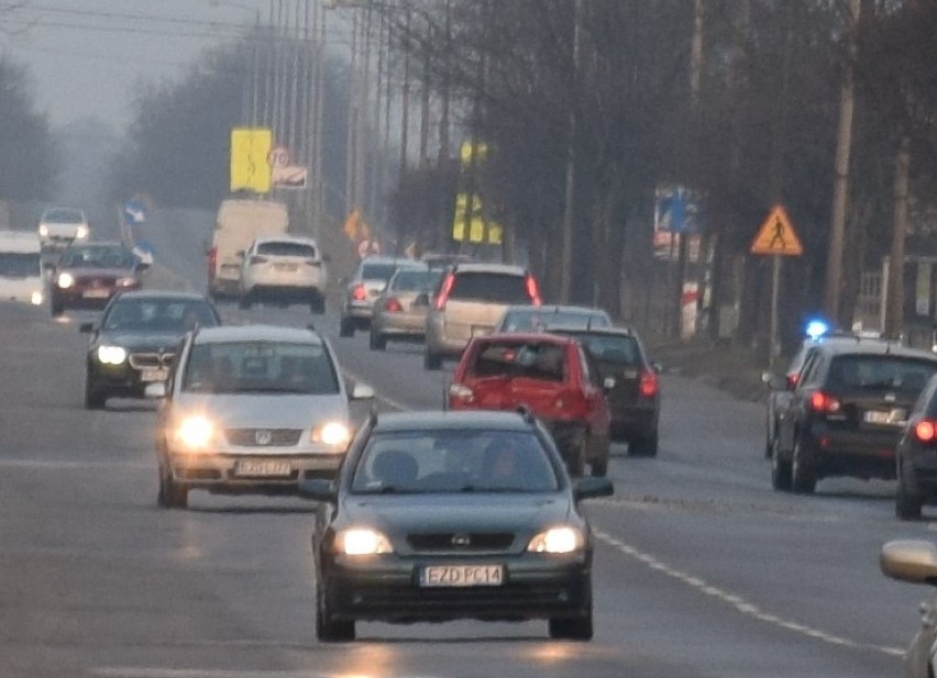 Kolizja na ulicy Łaskiej w Zduńskiej Woli ZDJĘCIA