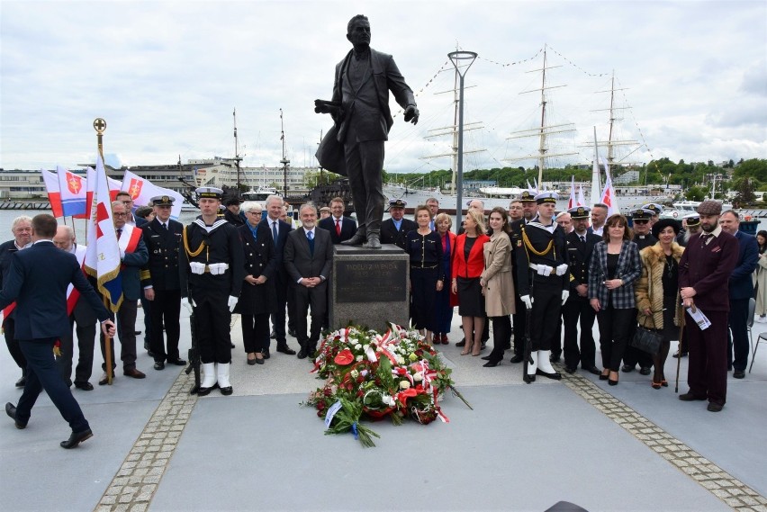 Legendarny budowniczy gdyńskiego portu w końcu doczekał się pomnika w Gdyni. Miasto uhonorowało Tadeusza Wendę