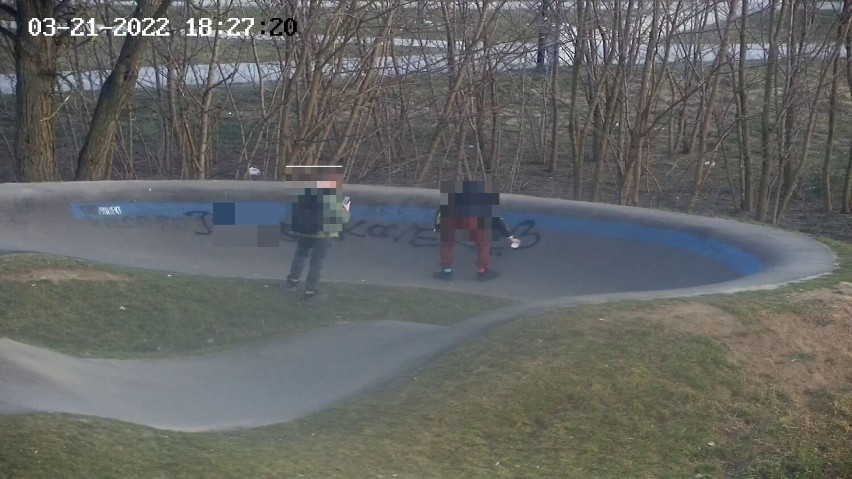 Nabazgrali wulgaryzmy na pumptrack w Szczecinku. Rodzice zapłacą [zdjęcia]