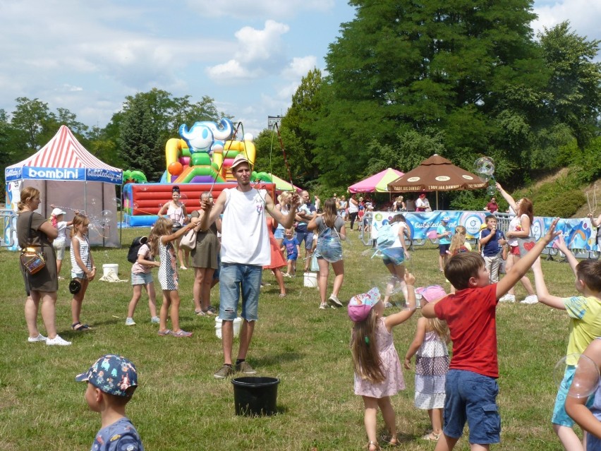 Radomsko: Bubble Day, czyli dzień baniek mydlanych w Parku Solidarności [ZDJĘCIA, FILM]