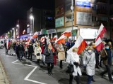 Ulice znów głośno skandują. W Koszalinie protest ma biało-czerwone barwy [ZDJĘCIA]