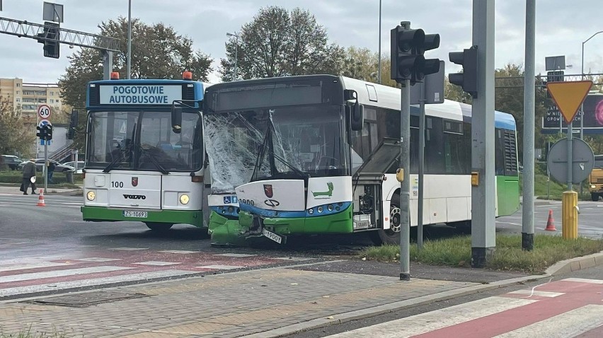 Zderzenie samochodu osobowego z autobusem na ul. Chopina w...