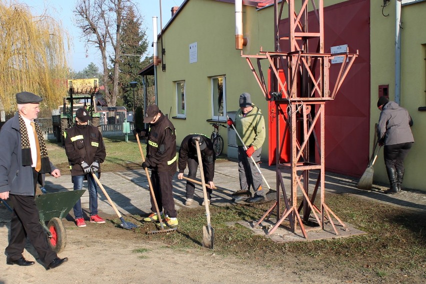 Strażacy z Osłonina działają