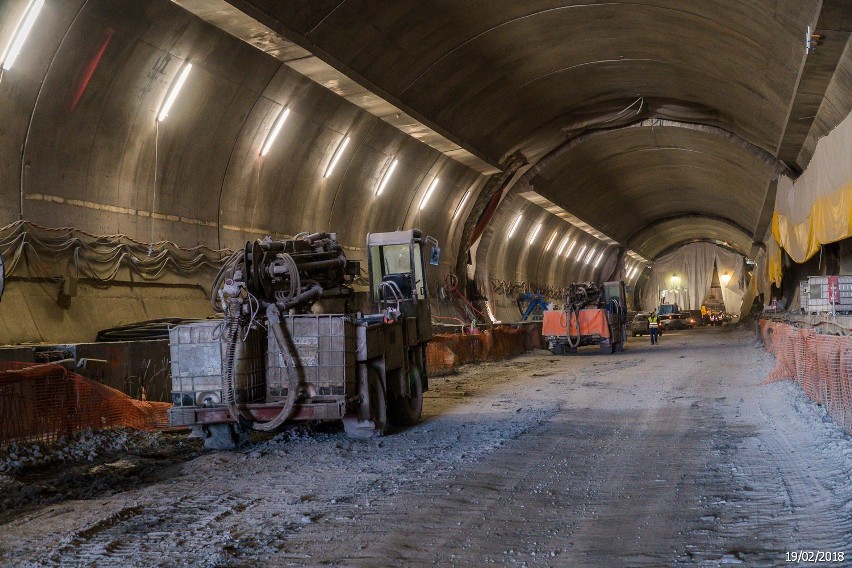 Tunel na Zakopiance nawet w zimie prezentuje się imponująco....