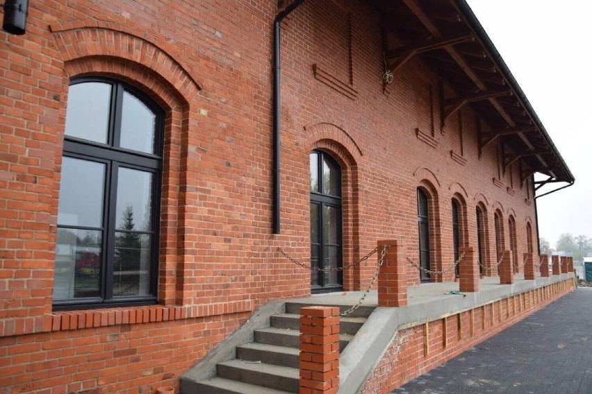 Budynek dworca kolei wąskotorowej został wybudowany w 1903...