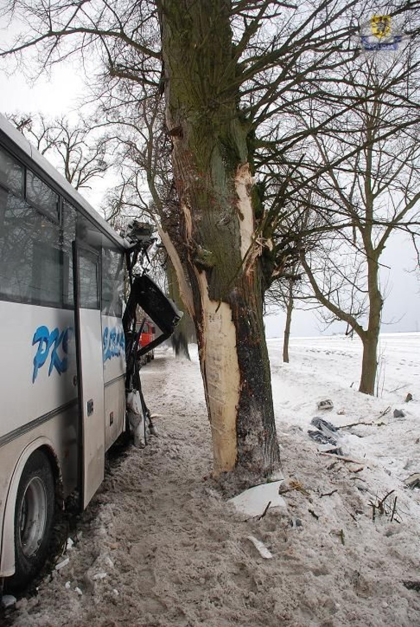 Wypadek autobusu w Otłówku