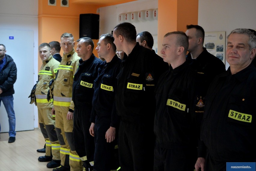 Awanse i nagrody dla strażaków z Włocławka. Dostali też nowe ubrania specjalne [zdjęcia, lista]