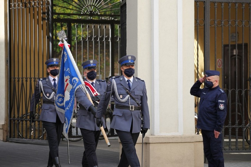 W Komendzie Wojewódzkiej Policji w Poznaniu odbyło się uroczyste ślubowanie nowo przyjętych funkcjonariuszy