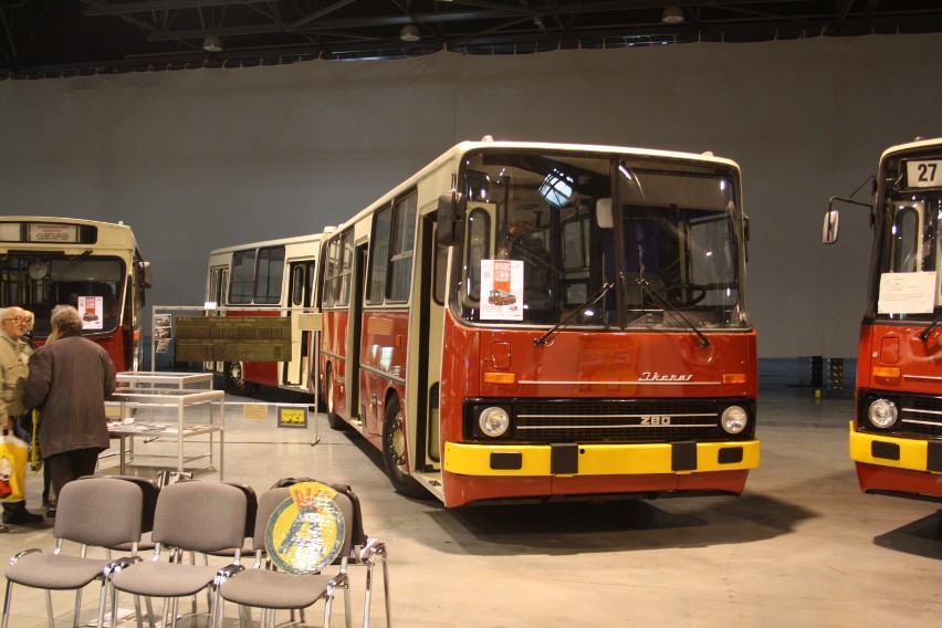 Stare autobusy na targach w Expo Silesia [ZDJĘCIA]