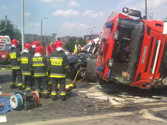 Do wypadku doszło dzisiaj (29 czerwca 2012 roku) na skrzyżowaniu ...