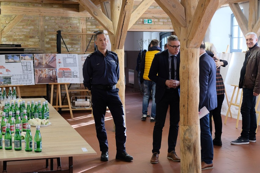 Wystawa pokonkursowa w Folwarku Zamkowym. Prace architektów...